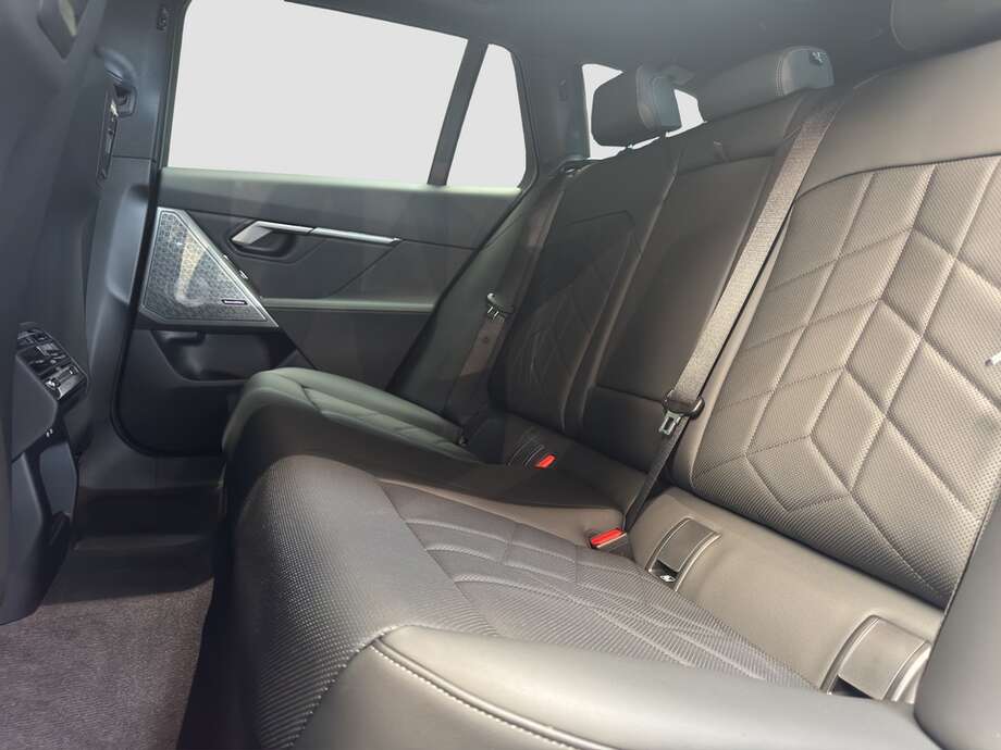 BMW 520d xDrive (Bild 14/15)
