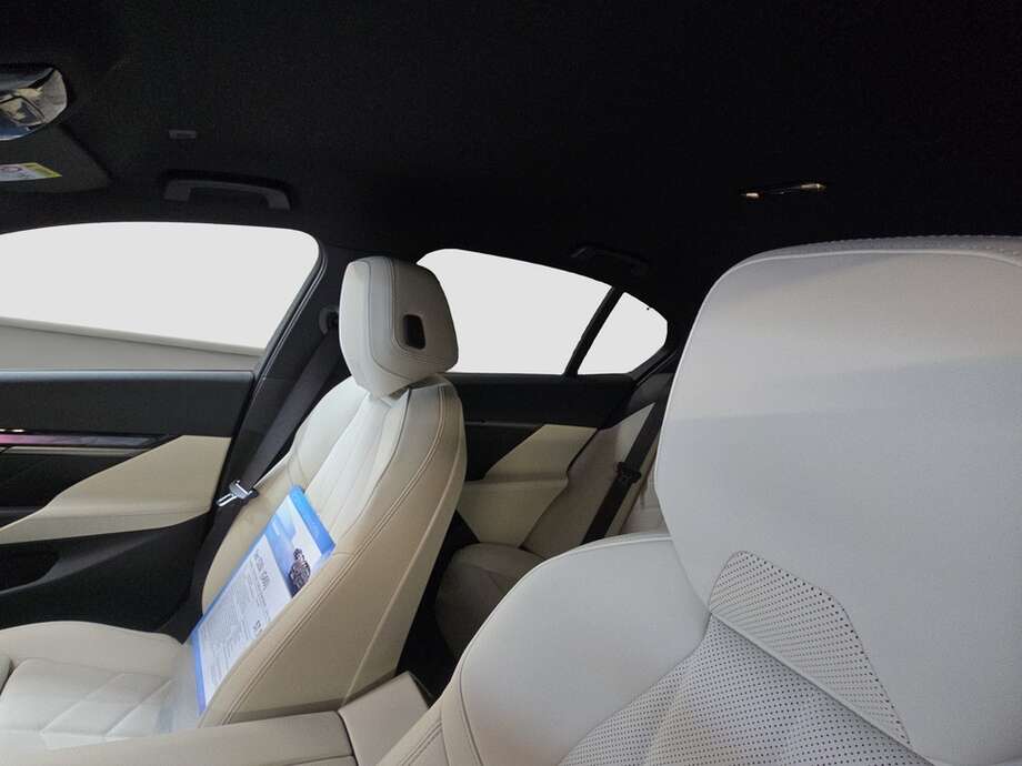 BMW 520i (Bild 11/19)