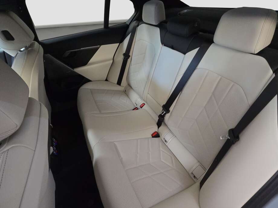 BMW 520i (Bild 14/19)