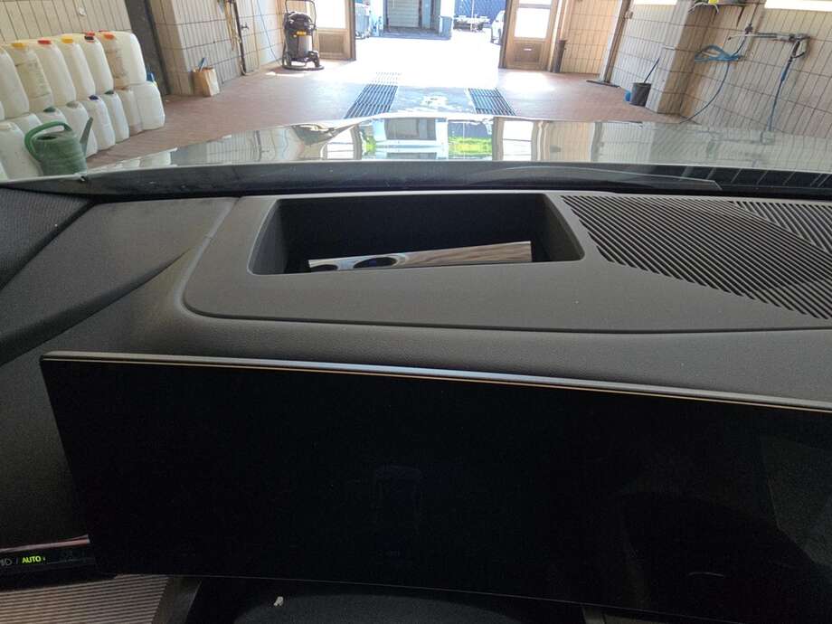 BMW 520i (Bild 18/19)