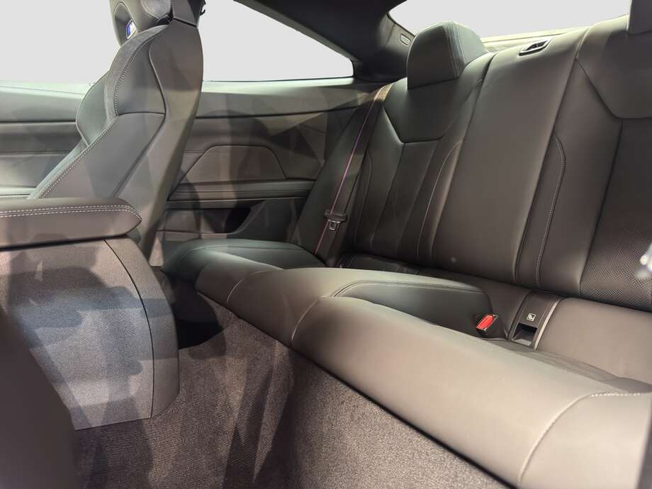 BMW M4 (Bild 14/18)