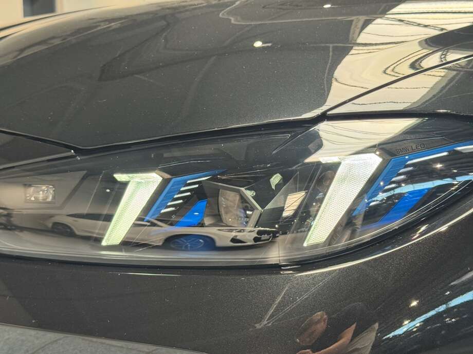 BMW M4 (Bild 17/18)