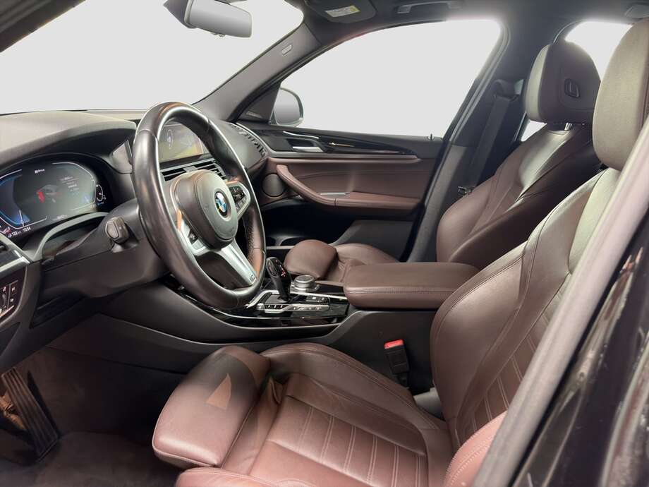 BMW X3 (Bild 9/15)