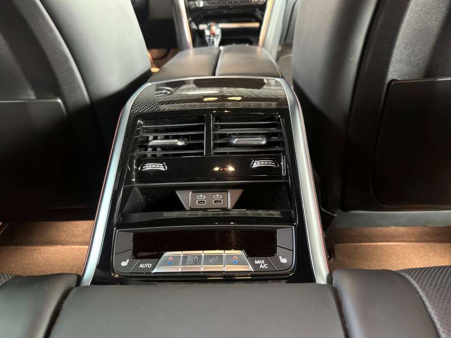 BMW M850i xDrive Gran Coupe Steptronic (Bild 16/22)