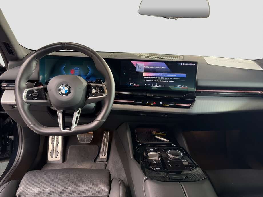 BMW 520d xDrive (Bild 13/16)