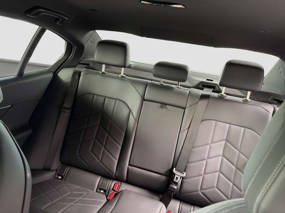 BMW 520d xDrive (Bild 14/16)