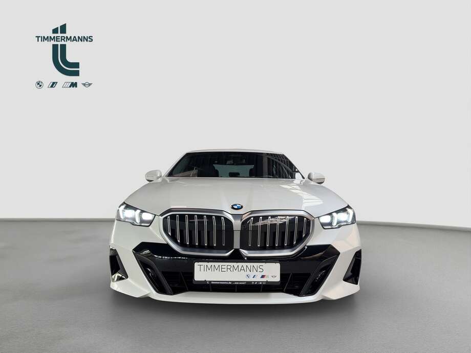 BMW 520d (Bild 8/16)