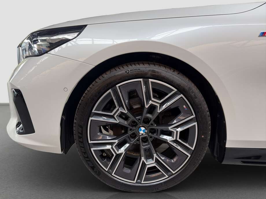 BMW 520d (Bild 9/16)