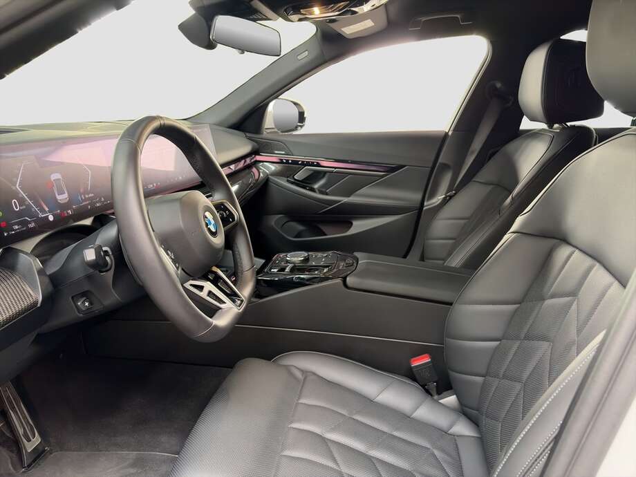 BMW 520d (Bild 10/16)