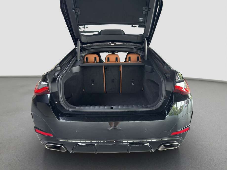 BMW M440 (Bild 15/16)