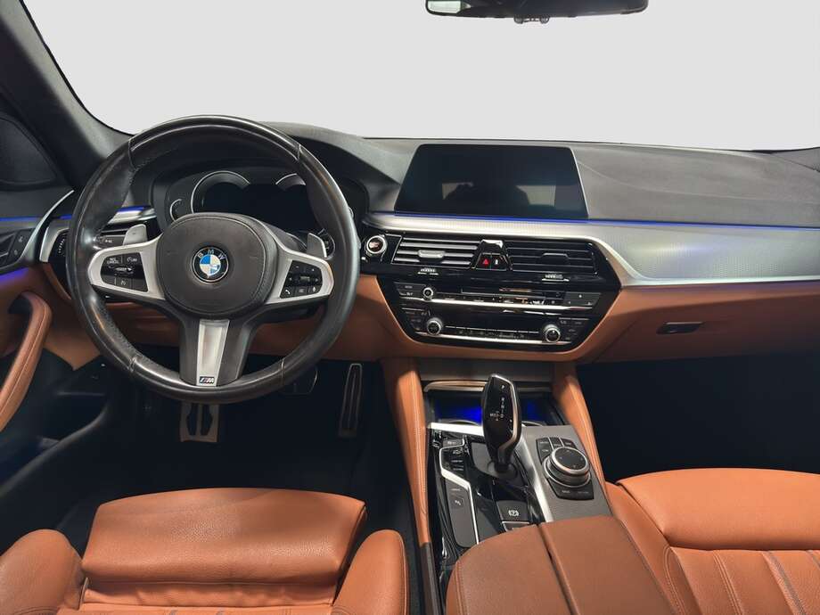 BMW 530e xDrive (Bild 12/22)