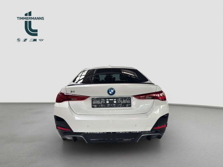 BMW i4 (Bild 4/16)
