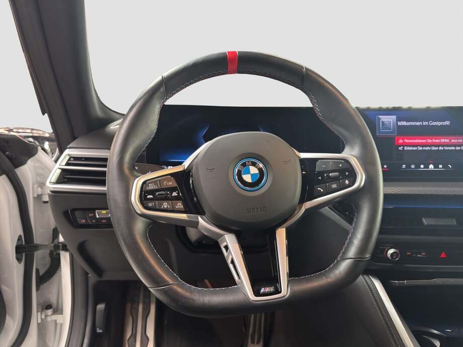 BMW i4 (Bild 12/16)