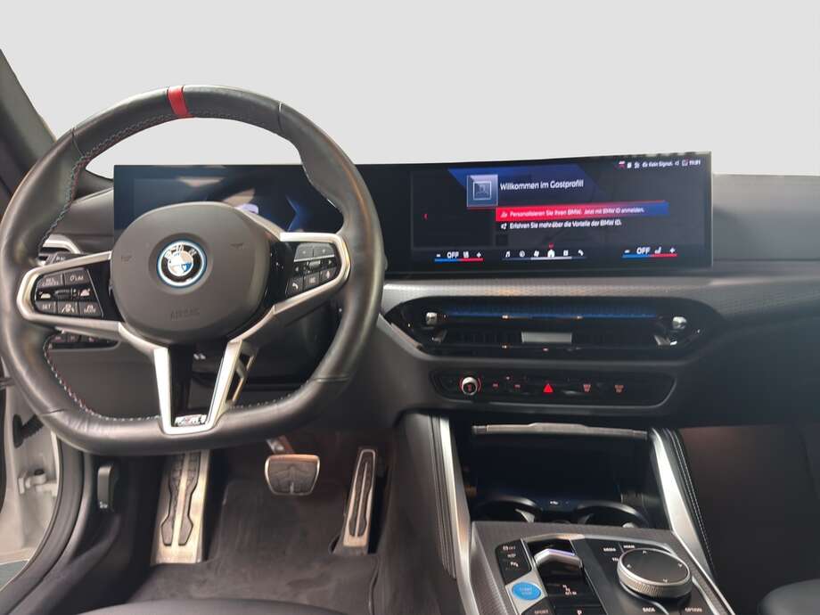 BMW i4 (Bild 13/16)