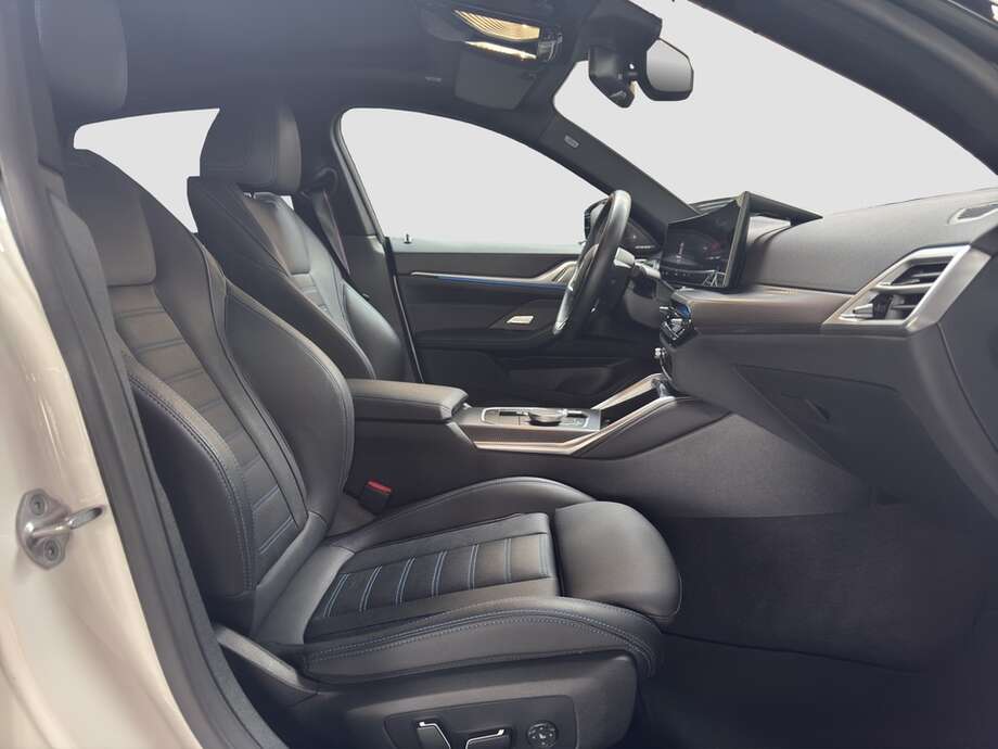 BMW i4 (Bild 16/16)