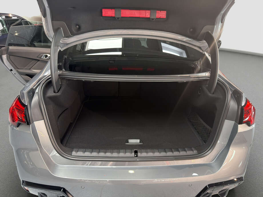 BMW 216 Gran Tourer (Bild 15/17)