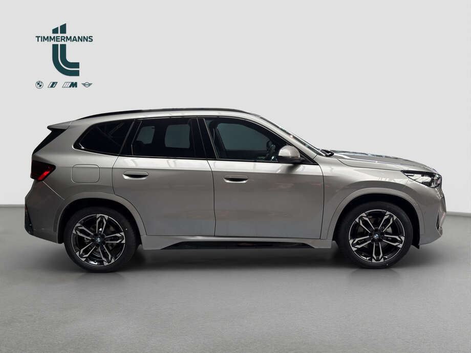 BMW BMW iX1 eDrive20 (Bild 6/18)