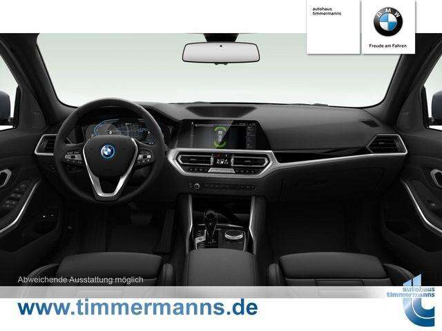 BMW 330e (Bild 4/20)