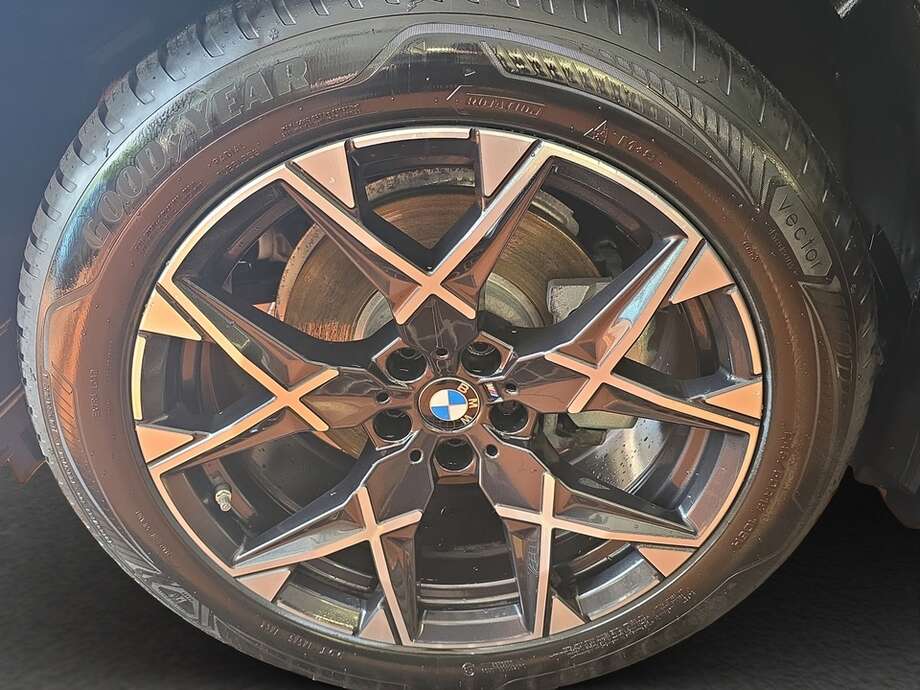BMW X3 (Bild 9/18)