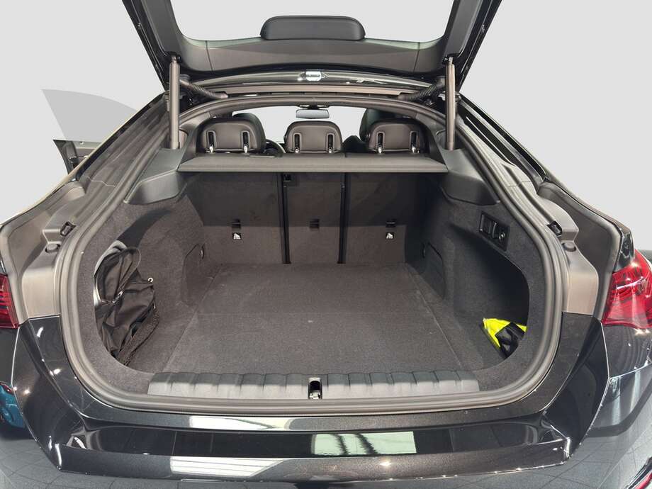 BMW i4 (Bild 15/17)