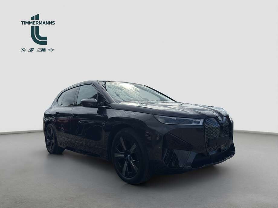 BMW iX (Bild 8/24)