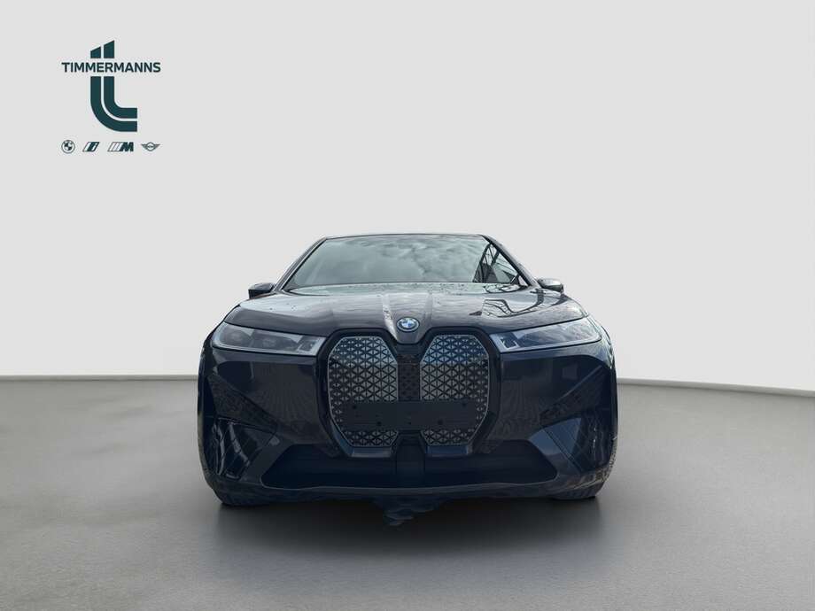 BMW iX (Bild 9/24)