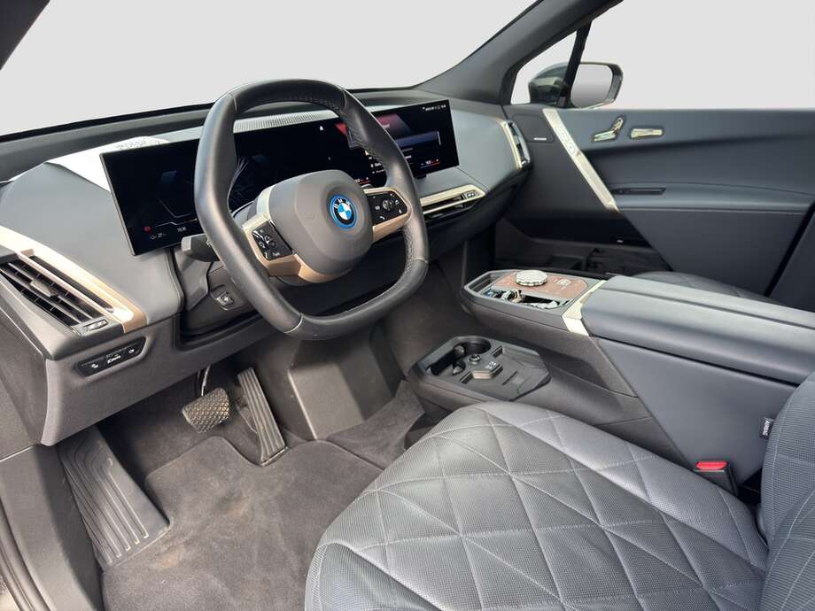BMW iX (Bild 11/24)