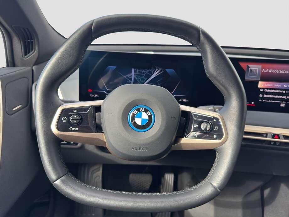 BMW iX (Bild 13/24)