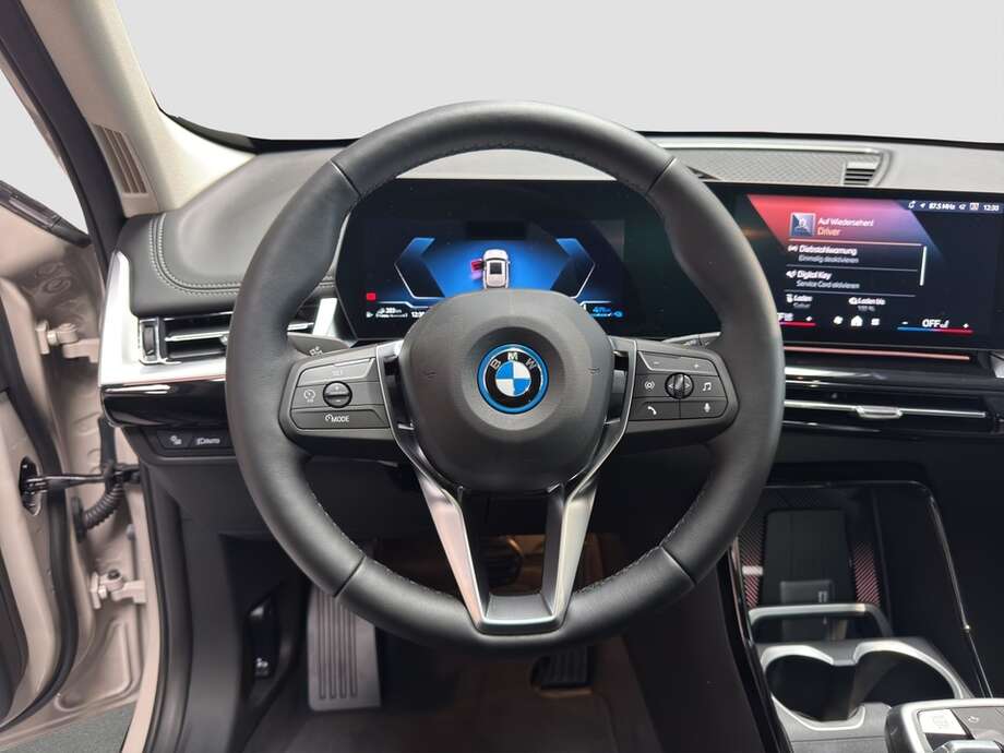 BMW X1 (Bild 12/16)