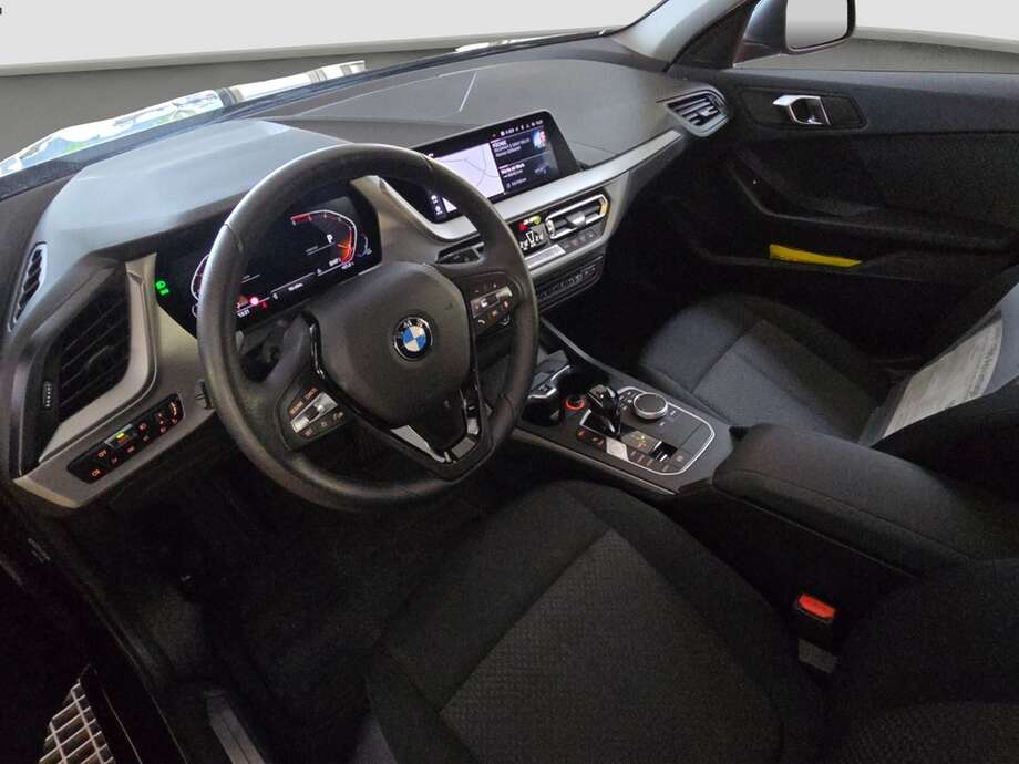 BMW 116d (Bild 10/18)