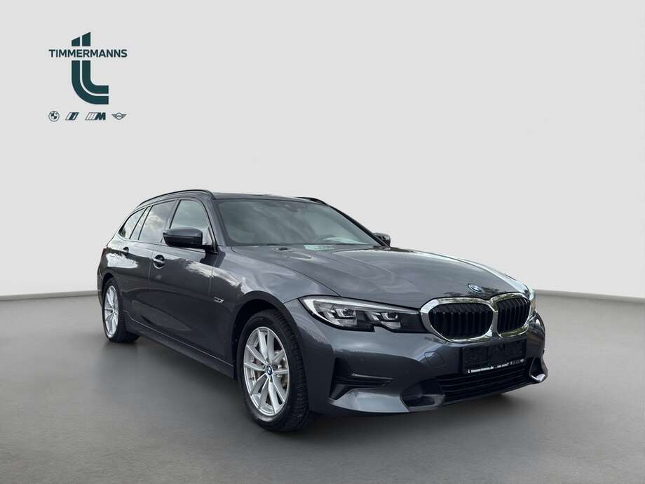 BMW 330e (Bild 7/20)