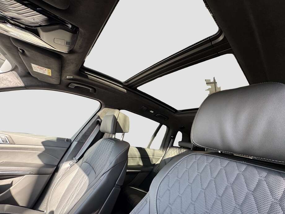BMW X7 xDrive40d (Bild 11/16)