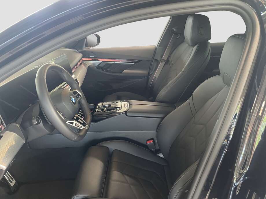 BMW 520d (Bild 10/16)