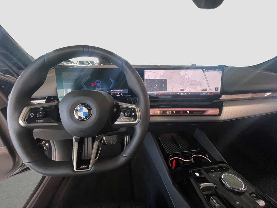 BMW 520d (Bild 12/16)