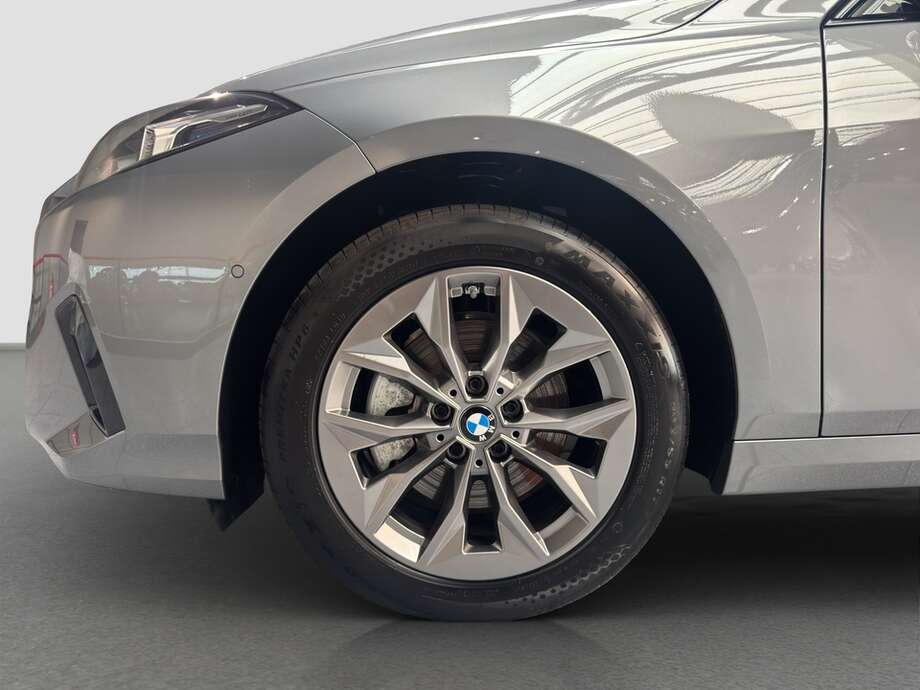 BMW 120d (Bild 9/15)