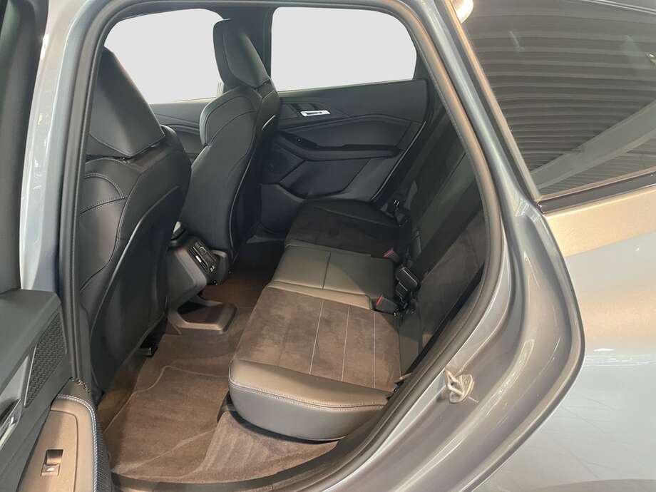 BMW 220 Active Tourer (Bild 16/17)
