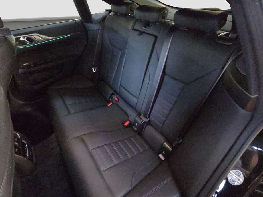 BMW i4 (Bild 14/19)