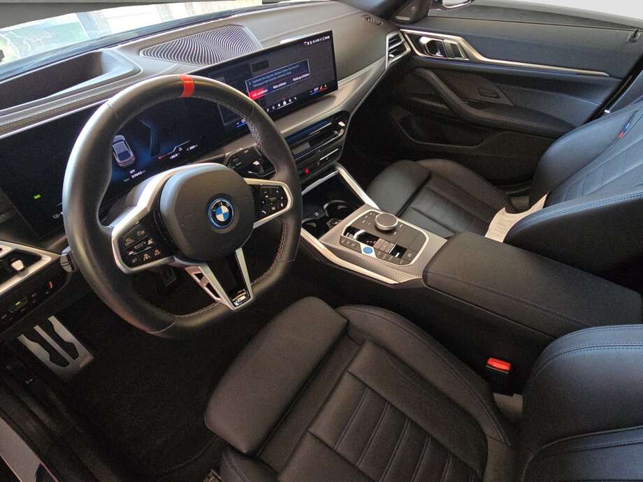 BMW i4 (Bild 10/19)