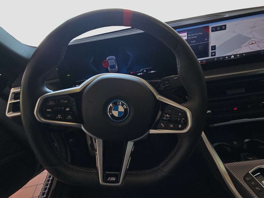 BMW i4 (Bild 12/19)
