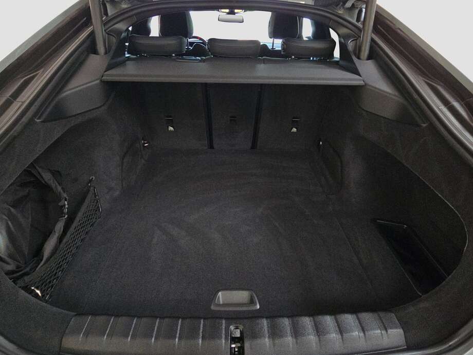 BMW i4 (Bild 15/19)