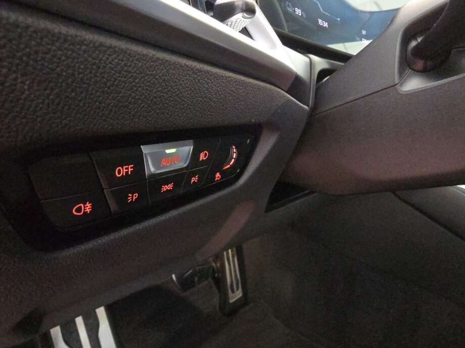 BMW i4 (Bild 17/19)
