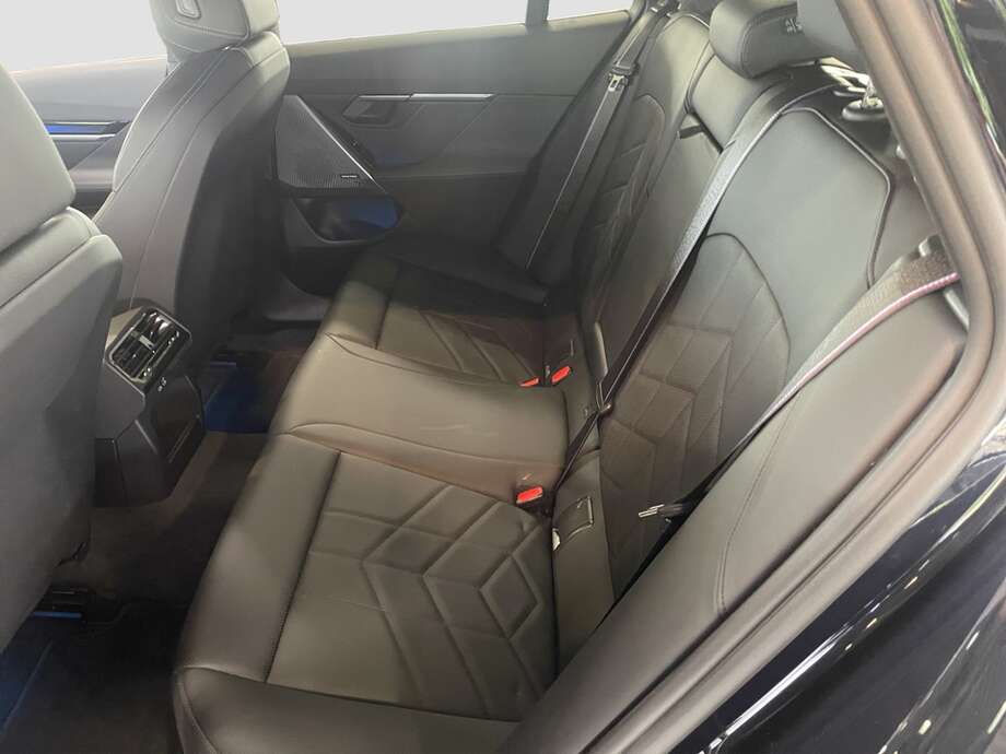 BMW 520d (Bild 13/14)