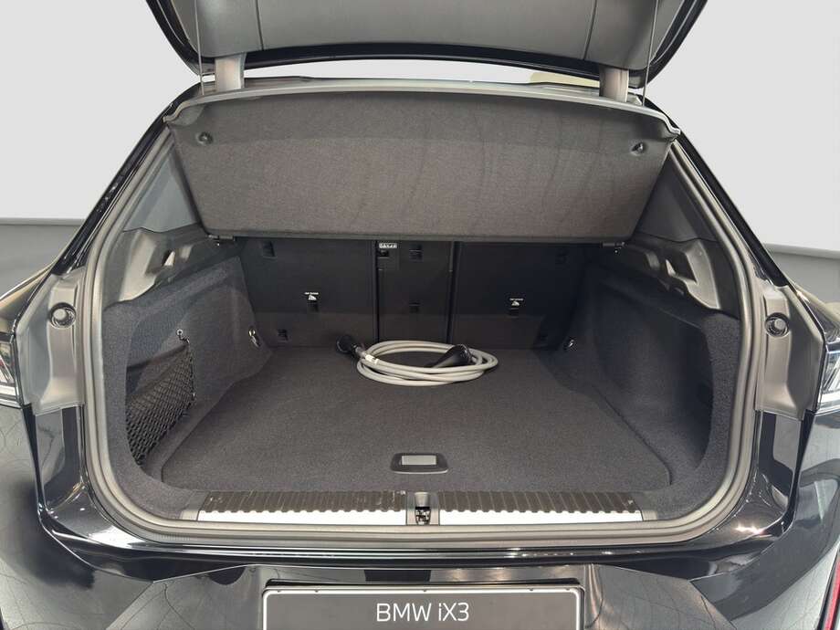 BMW iX3 (Bild 15/17)