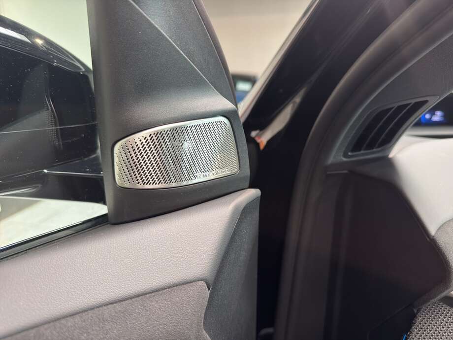 BMW iX3 (Bild 16/17)