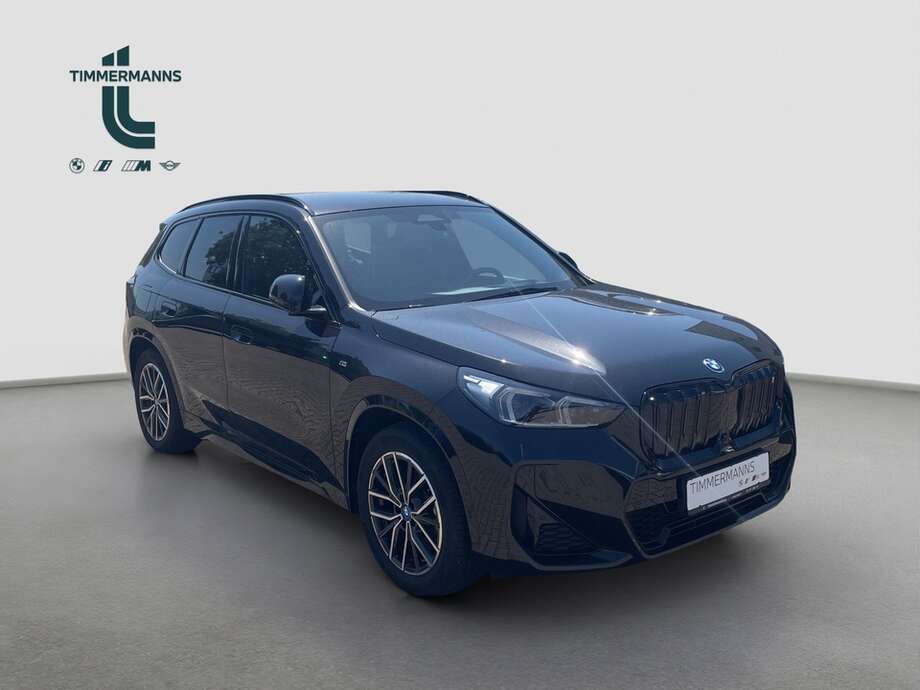 BMW iX1 xDrive30 (Bild 7/16)