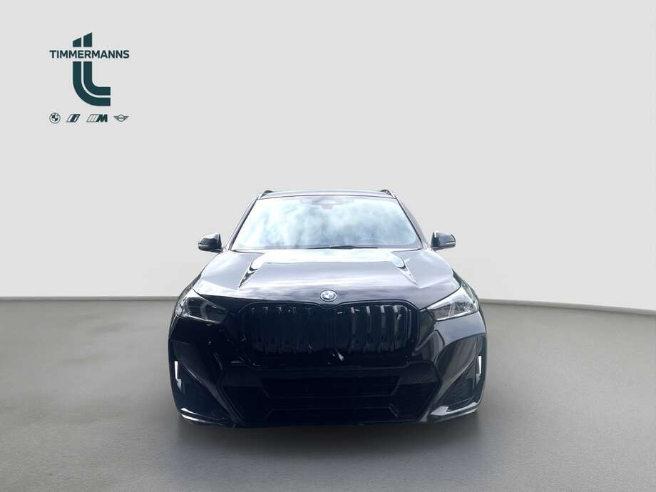 BMW iX1 xDrive30 (Bild 8/16)