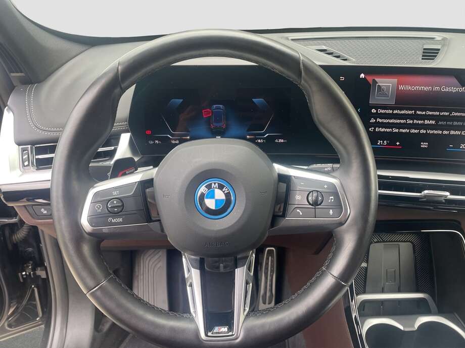 BMW iX1 xDrive30 (Bild 11/16)