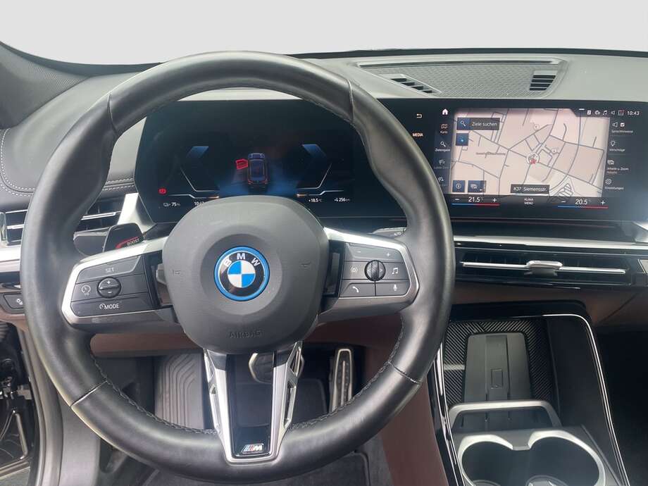 BMW iX1 xDrive30 (Bild 12/16)