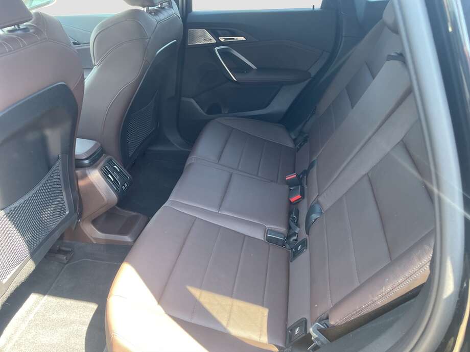 BMW iX1 xDrive30 (Bild 13/16)