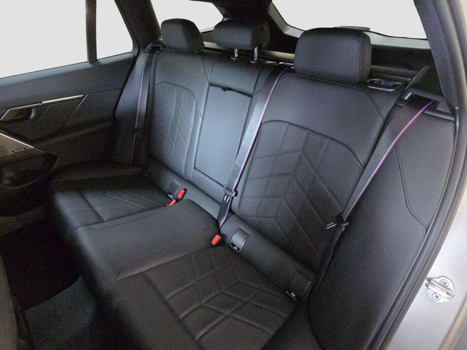 BMW i5 eDrive40 Touring (Bild 14/18)